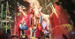 Devotess bid adieu to Lord Ganesha, culmination of 10-day-long 'Ganeshotsav'